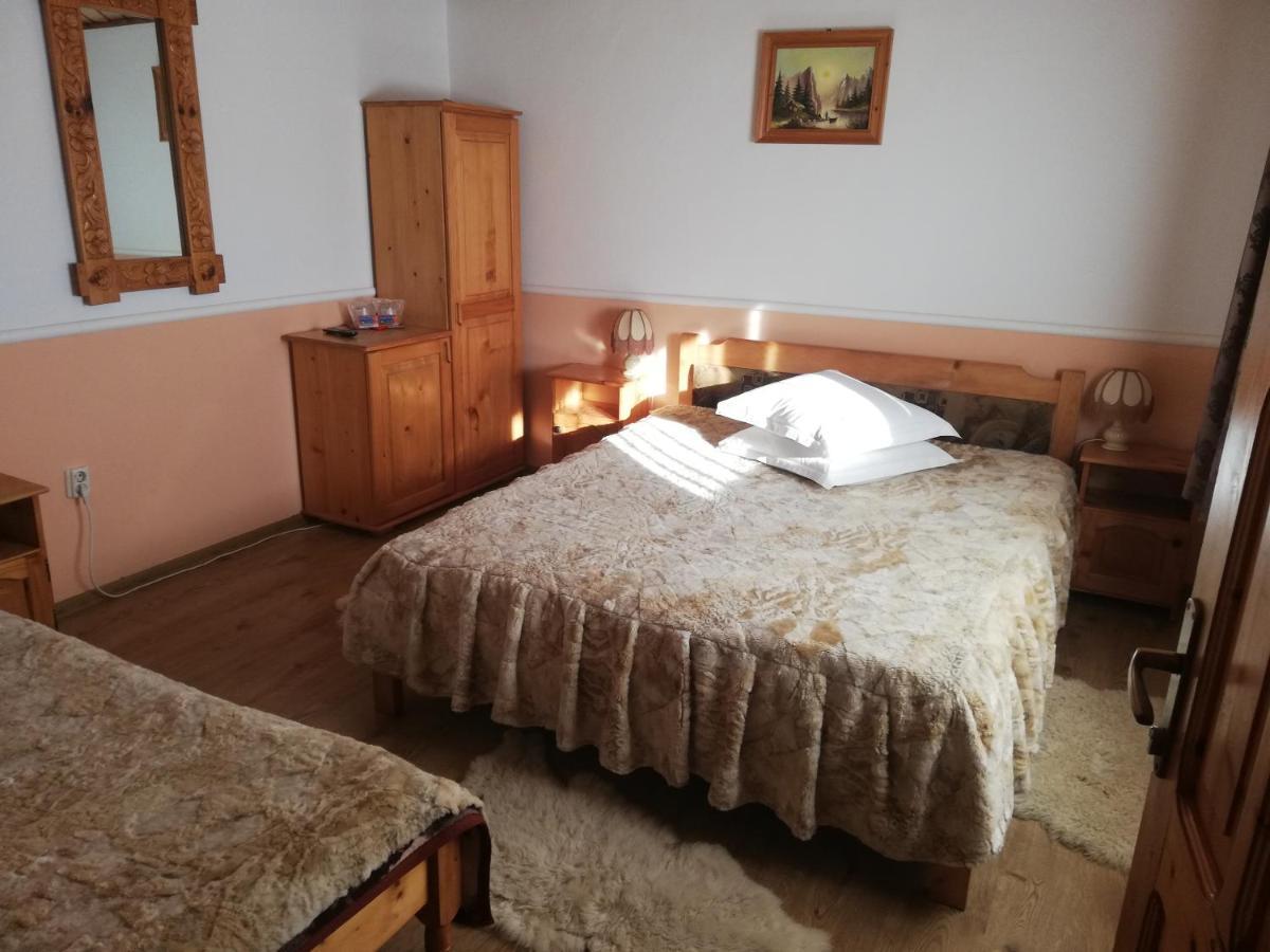 Pensiunea Iozefina Moieciu de Jos Cameră foto